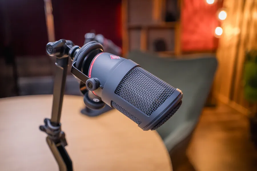 Επαγγελματικό broadcast μικρόφωνο σε βραχίονα