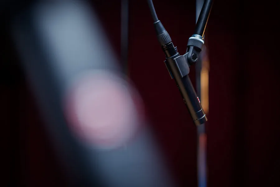 Boom μικρόφωνο στο φως του studio